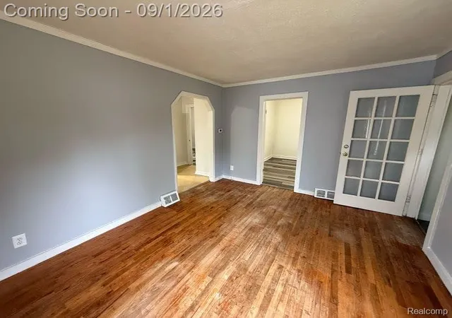 Photo 4 of Single family home for sale at 664 Melrose St, Pontiac, MI 48340 | MLS# 20261068275 | Listing updated on 2026-09-09