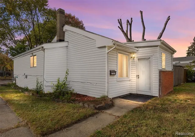 Photo 1 of Single family home for sale at 27321 Baldwin Ave Ave, Warren City Macomb, MI 48092 | MLS# 20261068285 | Listing updated on 2026-08-29