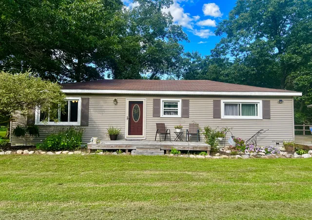 Photo 3 of Single family home for sale at 3979 W Bacon Rd, Hillsdale Township Hillsdale, MI 49242 | MLS# 62026045013 | Listing updated on 2026-09-02
