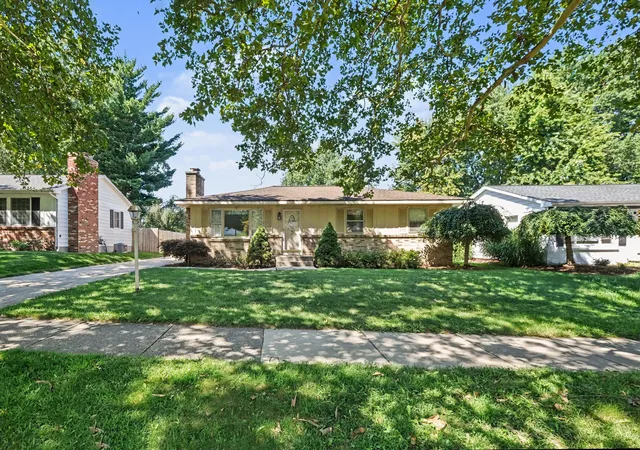 Photo 3 of Single family home for sale at 1399 Clover Crst Nw, Grand Rapids City Kent, MI 49504 | MLS# 65026045016 | Listing updated on 2026-09-24