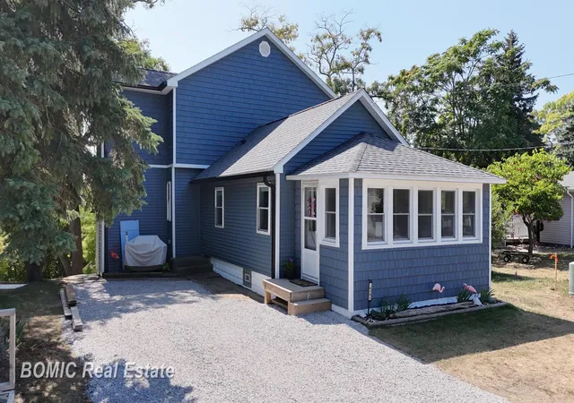 Photo 3 of Single family home for sale at 6751 West St, Caseville City Huron, MI 48725 | MLS# 61050219810 | Listing updated on 2026-09-07