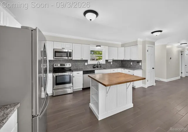 Photo 4 of Single family home for sale at 6215 Anavista Dr, Flint, MI 48507 | MLS# 20261068290 | Listing updated on 2026-09-03