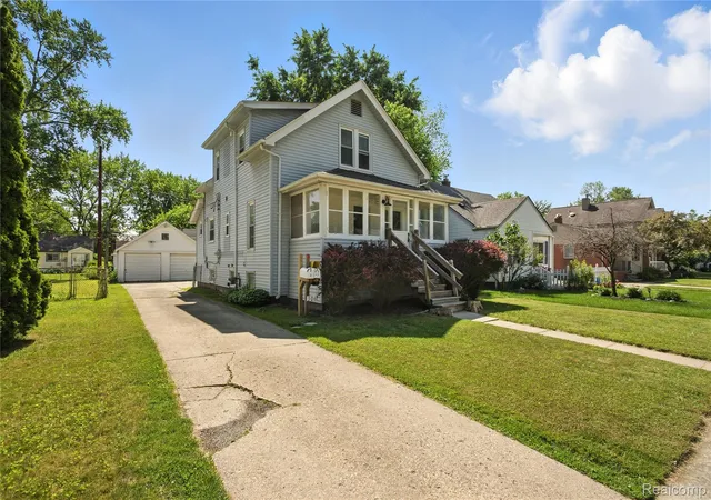 Photo 3 of Multi family home for sale at 306 N Kenwood Ave, Royal Oak City Oakland, MI 48067 | MLS# 20261068291 | Listing updated on 2026-10-04
