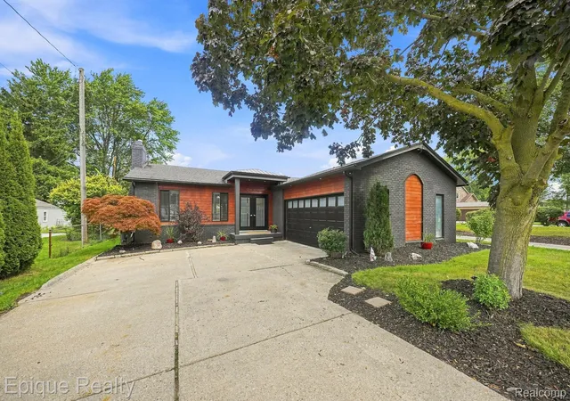 Photo 1 of Single family home for sale at 26925 S River Road, Harrison Charter Township Macomb, MI 48045 | MLS# 20261068303 | Listing updated on 2026-08-31