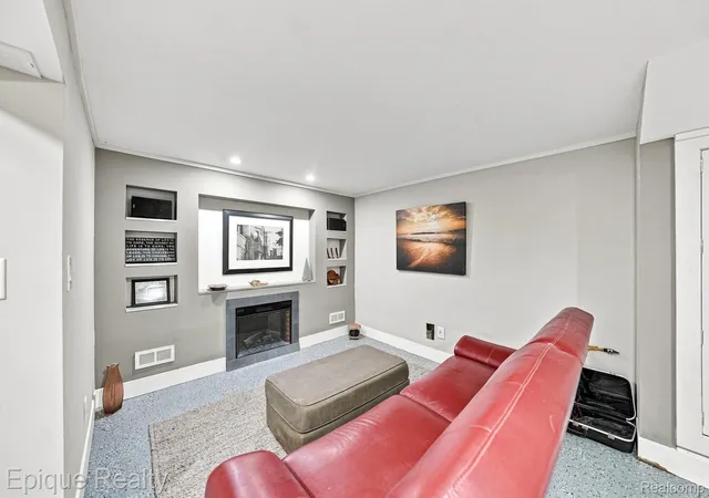 Photo 3 of Single family home for sale at 26925 S River Road, Harrison Charter Township Macomb, MI 48045 | MLS# 20261068303 | Listing updated on 2026-08-31