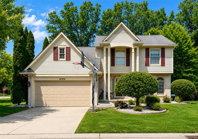 Photo 2 of Single family home for sale at 47370 Scarlet Dr N, Novi City Oakland, MI 48374 | MLS# 20261068304 | Listing updated on 2026-08-29