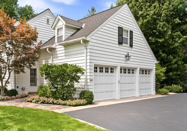 Photo 3 of Single family home for sale at 1500 Whites Rd, Kalamazoo City Kalamazoo, MI 49008 | MLS# 66026045035 | Listing updated on 2026-08-26