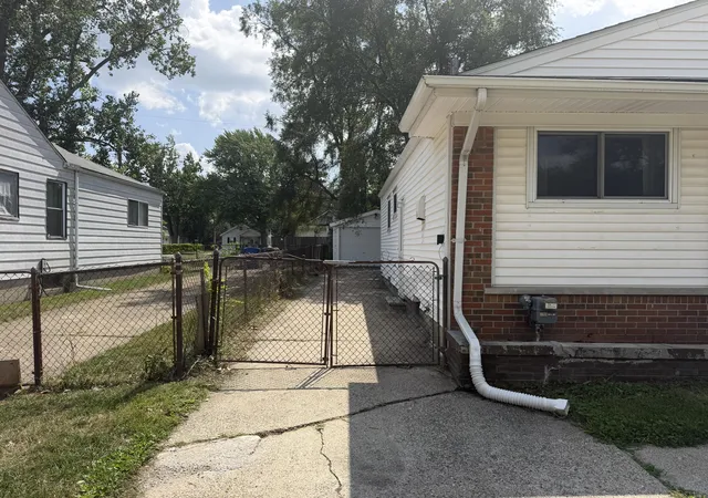 Photo 2 of Single family home for sale at 8144 Orchard Ave, Warren City Macomb, MI 48089 | MLS# 81026045042 | Listing updated on 2026-08-26