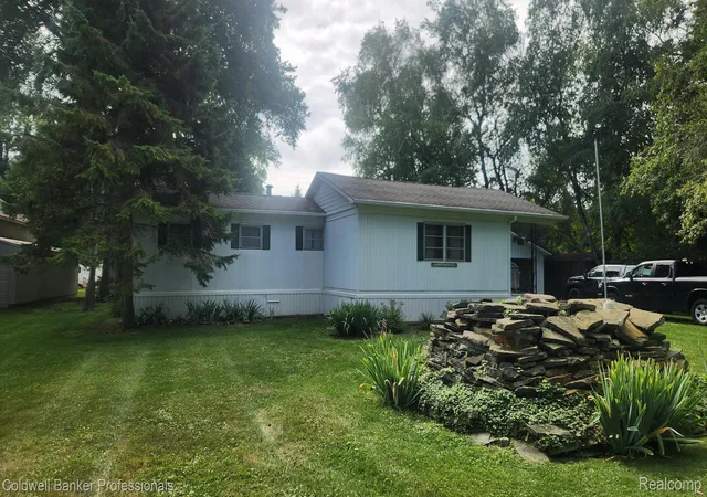 Photo 1 of Single family home for sale at 3300 Pointe Aux Barques Rd, Port Austin Township Huron, MI 48467 | MLS# 20261068322 | Listing updated on 2026-08-30