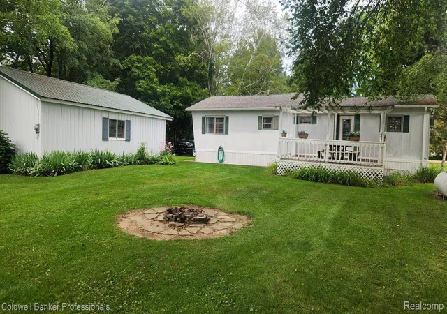 Photo 4 of Single family home for sale at 3300 Pointe Aux Barques Rd, Port Austin Township Huron, MI 48467 | MLS# 20261068322 | Listing updated on 2026-08-30