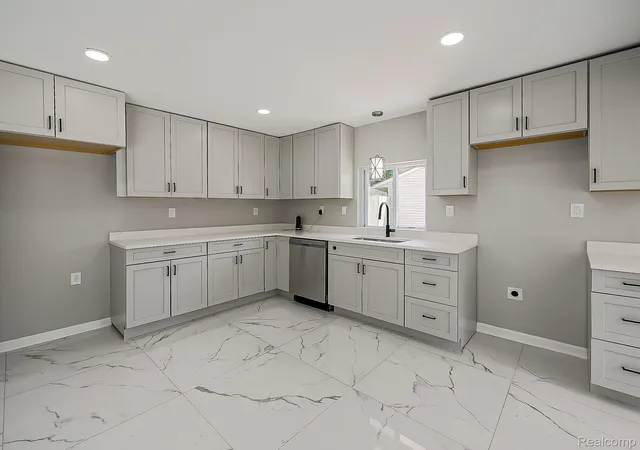 Photo 2 of Single family home for sale at 3402 Elmhurst Ave, Royal Oak City Oakland, MI 48073 | MLS# 20261068326 | Listing updated on 2026-09-29