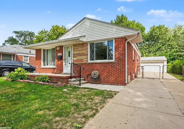 Photo 3 of Single family home for sale at 26740 Barbara St, Roseville City Macomb, MI 48066 | MLS# 58050219827 | Listing updated on 2026-09-18