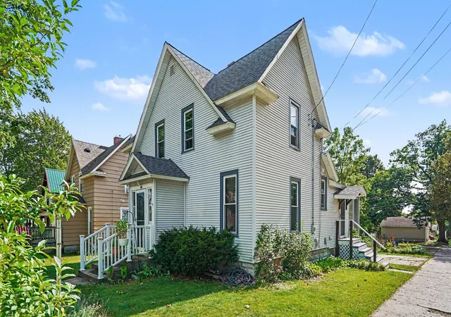 Photo 2 of Single family home for sale at 412 Prospect St, Cadillac City Wexford, MI 49601 | MLS# 67026045062 | Listing updated on 2026-09-14
