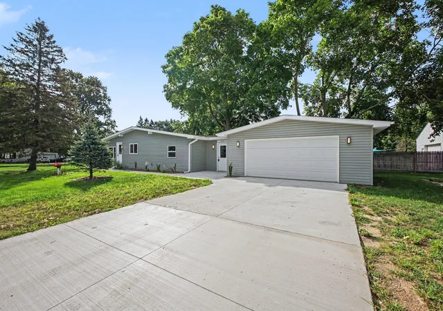 Photo 1 of Single family home for sale at 3221 Irene St, Leoni Township Jackson, MI 49202 | MLS# 55026045057 | Listing updated on 2026-09-16