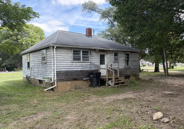 Photo 3 of Single family home for sale at 617 W Allegan St, Otsego Township Allegan, MI 49078 | MLS# 65026045054 | Listing updated on 2026-09-16