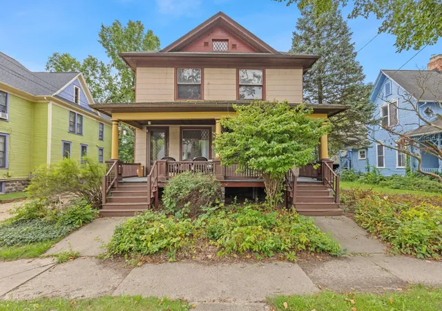 Photo 1 of Multi family home for sale at 713 W Kalamazoo Ave, Kalamazoo City Kalamazoo, MI 49007 | MLS# 65026045053 | Listing updated on 2026-09-03