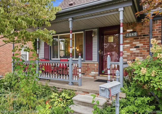 Photo 3 of Single family home for sale at 1649 Hollywood St, Dearborn City Wayne, MI 48124 | MLS# 20261068350 | Listing updated on 2026-08-29
