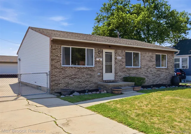 Photo 2 of Single family home for sale at 22134 Pleasant St, St Clair Shores City Macomb, MI 48080 | MLS# 20261068360 | Listing updated on 2026-09-15