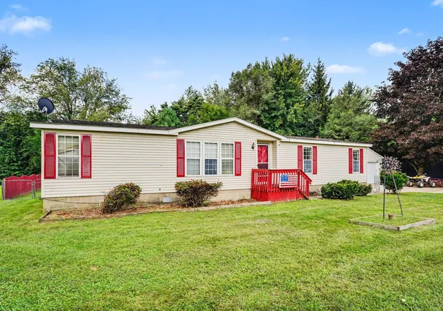 Photo 2 of Single family home for sale at 20204 Meadow Dr, Bloomingdale Township Van Buren, MI 49055 | MLS# 66026045069 | Listing updated on 2026-09-09