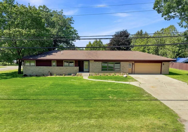 Photo 2 of Single family home for sale at 321 N Front St, Lake City City Missaukee, MI 49651 | MLS# 78080072841 | Listing updated on 2026-08-29