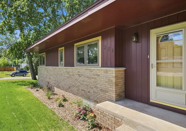 Photo 4 of Single family home for sale at 321 N Front St, Lake City City Missaukee, MI 49651 | MLS# 78080072841 | Listing updated on 2026-08-29