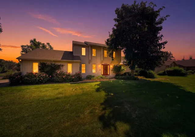 Photo 2 of Single family home for sale at 5685 E Silo Ridge Dr, Pittsfield Charter Township Washtenaw, MI 48108 | MLS# 81026045094 | Listing updated on 2026-09-16