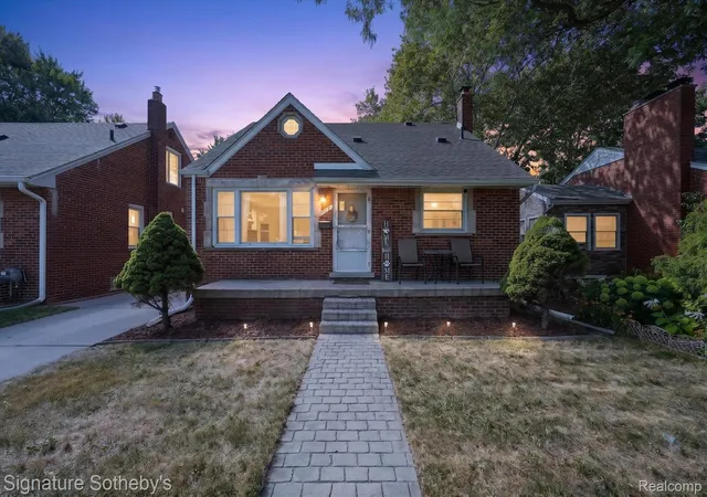 Photo 1 of Single family home for sale at 7348 Helen Rd N, Center Line City Macomb, MI 48015 | MLS# 20261068389 | Listing updated on 2026-09-03
