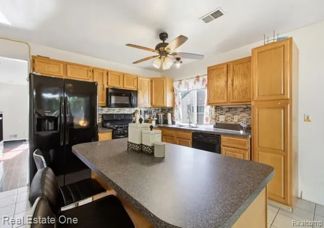 Photo 5 of Single family home for sale at 23031 Colgate St, Farmington Hills City Oakland, MI 48336 | MLS# 20261068388 | Listing updated on 2026-08-30