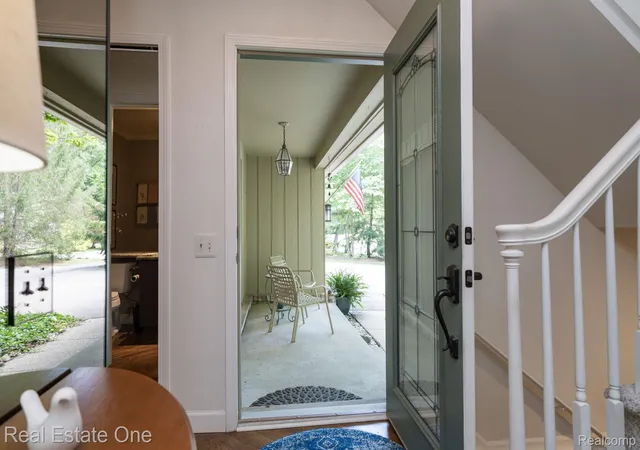 Photo 4 of Condo for sale at 1361 Knollcrest Cir, Bloomfield Charter Township Oakland, MI 48304 | MLS# 20261068392 | Listing updated on 2026-09-13