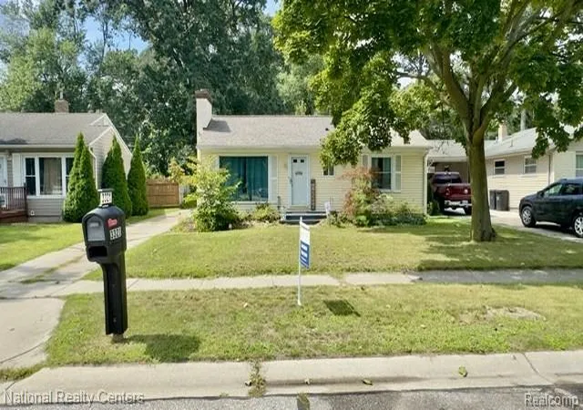 Photo 2 of Single family home for sale at 3321 Pine Grove Ave, Port Huron City St Clair, MI 48060 | MLS# 20261068396 | Listing updated on 2026-08-27