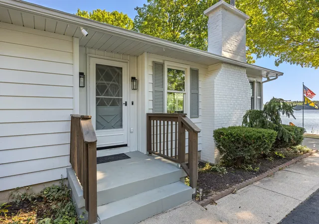 Photo 3 of Single family home for sale at 5540 Cozy Point Dr, Croton Township Newaygo, MI 49337 | MLS# 65026045102 | Listing updated on 2026-09-16