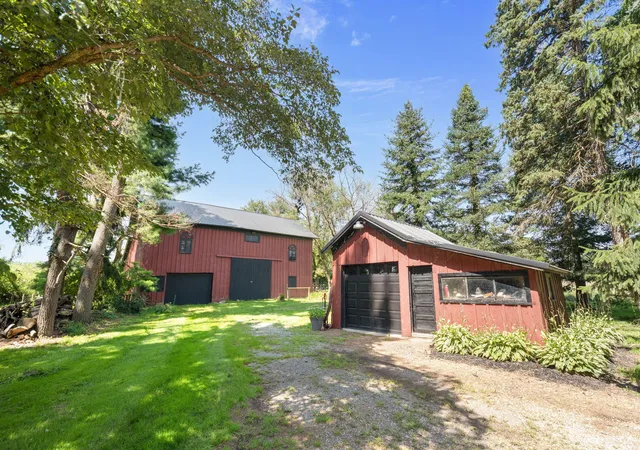 Photo 3 of Single family home for sale at 3995 W Bertrand Rd, Bertrand Township Berrien, MI 49120 | MLS# 69026045116 | Listing updated on 2026-09-09