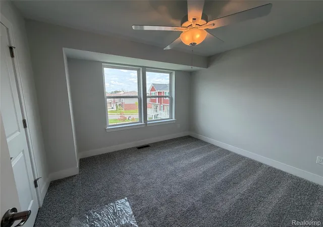 Listing Photo 5 - Condo for sale in building located at 739 Canterbury Ln, Troy, MI 48085