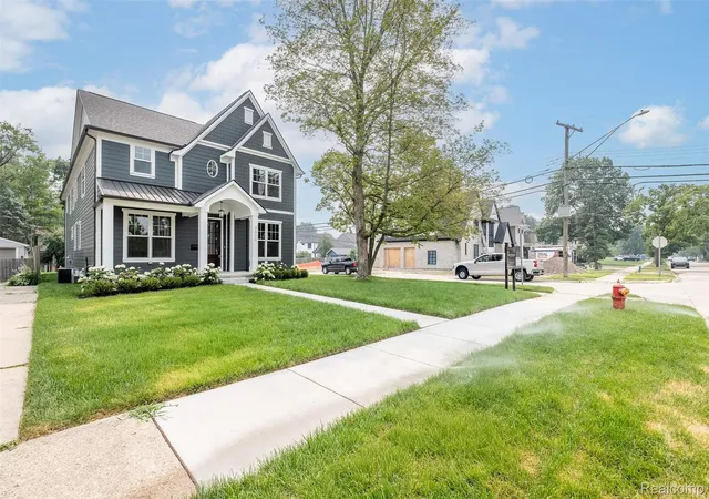 Photo 3 of Single family home for sale at 3800 Linwood Ave, Royal Oak City Oakland, MI 48073 | MLS# 20261068413 | Listing updated on 2026-08-27