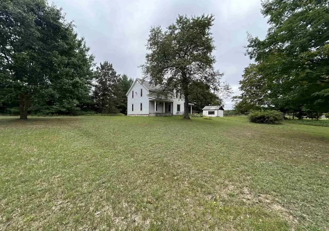 Photo 2 of Single family home for sale at 4791 Shinn Dr, Chestonia Township Antrim, MI 49659 | MLS# 78080072849 | Listing updated on 2026-08-29