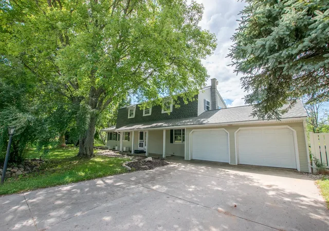 Photo 1 of Single family home for sale at 8282 S Center Hwy, Elmwood Charter Township Leelanau, MI 49684 | MLS# 78080072852 | Listing updated on 2026-08-29