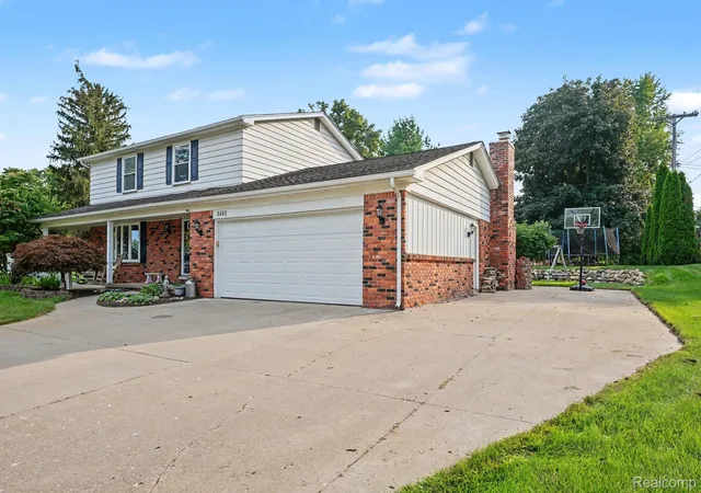 Photo 3 of Single family home for sale at 9490 Steephollow Dr, White Lake Charter Township Oakland, MI 48386 | MLS# 20261068421 | Listing updated on 2026-08-27