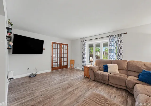 Photo 3 of Single family home for sale at 9490 Steephollow Dr, White Lake Charter Township Oakland, MI 48386 | MLS# 20261068421 | Listing updated on 2026-08-27