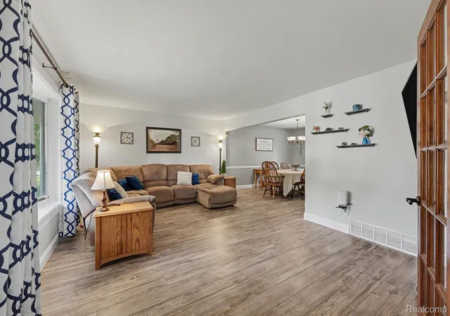 Photo 4 of Single family home for sale at 9490 Steephollow Dr, White Lake Charter Township Oakland, MI 48386 | MLS# 20261068421 | Listing updated on 2026-08-27
