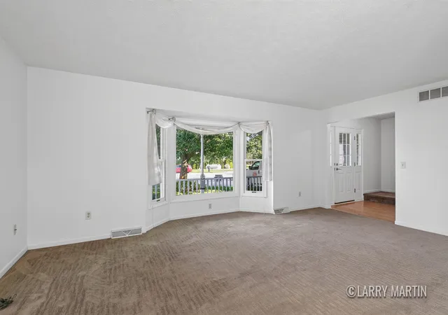 Photo 3 of Single family home for sale at 2940 Eldora Ct Sw, Byron Township Kent, MI 49315 | MLS# 65026045125 | Listing updated on 2026-09-14