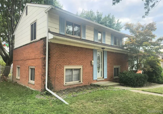 Photo 2 of Single family home for sale at 31873 Lafler Dr, Rockwood City Wayne, MI 48173 | MLS# 20261068424 | Listing updated on 2026-08-27