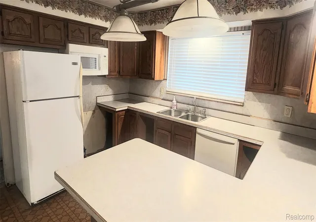 Photo 3 of Single family home for sale at 31873 Lafler Dr, Rockwood City Wayne, MI 48173 | MLS# 20261068424 | Listing updated on 2026-08-27