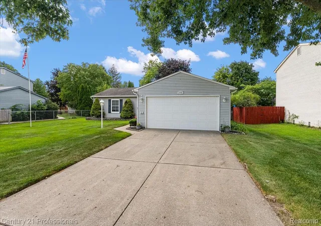 Photo 3 of Single family home for sale at 1148 Meadowlark Dr, Waterford Charter Township Oakland, MI 48327 | MLS# 20261068435 | Listing updated on 2026-09-04