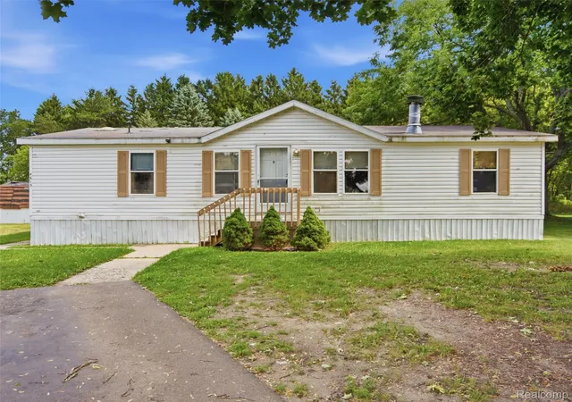Photo 3 of Single family home for sale at 4613 Butternut, Clarkston City Oakland, MI 48348 | MLS# 20261068441 | Listing updated on 2026-09-01