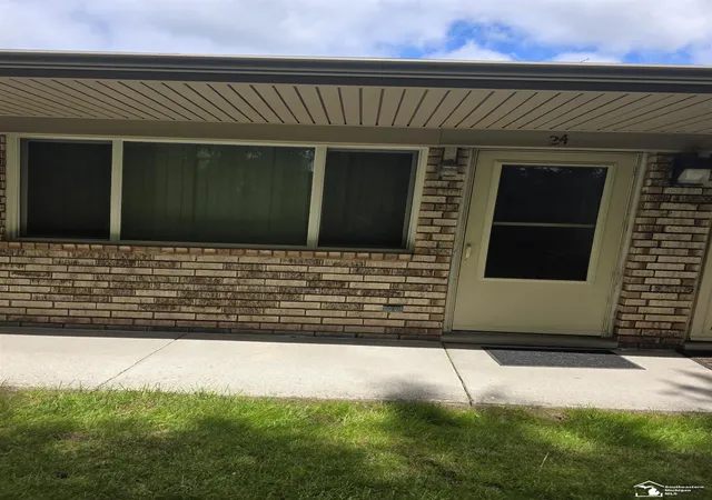 Photo 1 of Condo for sale at 16034 Holz Dr, Southgate City Wayne, MI 48195 | MLS# 57050219864 | Listing updated on 2026-09-14