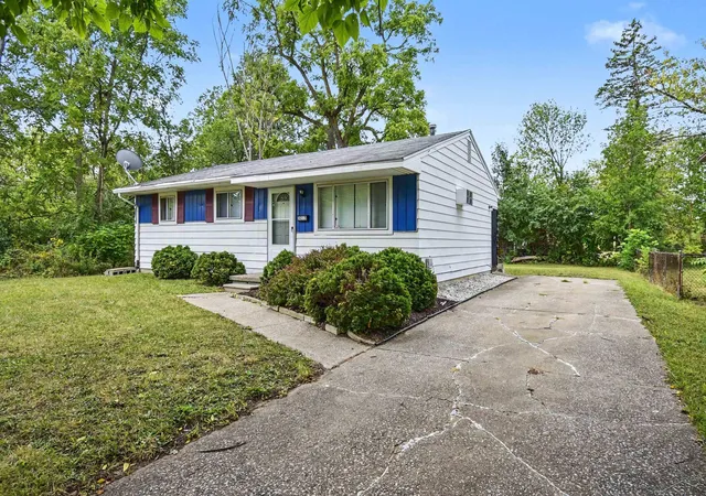 Photo 2 of Single family home for sale at 3215 Grant St, Saginaw City Saginaw, MI 48601 | MLS# 61050219867 | Listing updated on 2026-09-17