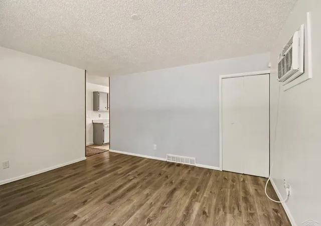 Photo 3 of Single family home for sale at 3215 Grant St, Saginaw City Saginaw, MI 48601 | MLS# 61050219867 | Listing updated on 2026-09-17