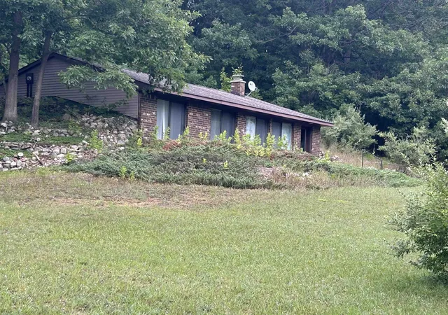 Photo 3 of Single family home for sale at 4801 Shinn Dr, Chestonia Township Antrim, MI 49659 | MLS# 78080072857 | Listing updated on 2026-08-29