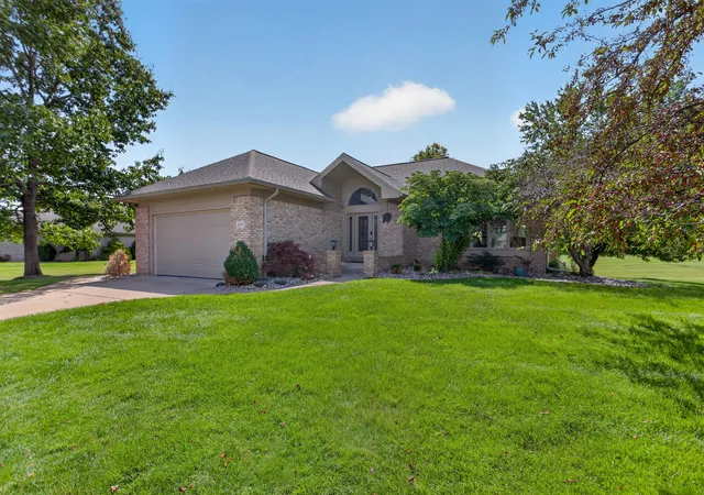 Photo 2 of Condo for sale at 2619 Mulligan Dr, Summit Township Jackson, MI 49203 | MLS# 55026045145 | Listing updated on 2026-09-14