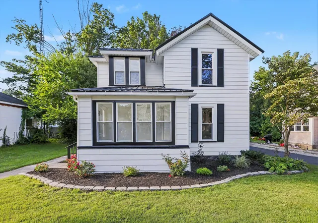 Photo 1 of Single family home for sale at 105 W Telegraph, Dowagiac City Cass, MI 49047 | MLS# 69026045149 | Listing updated on 2026-09-14